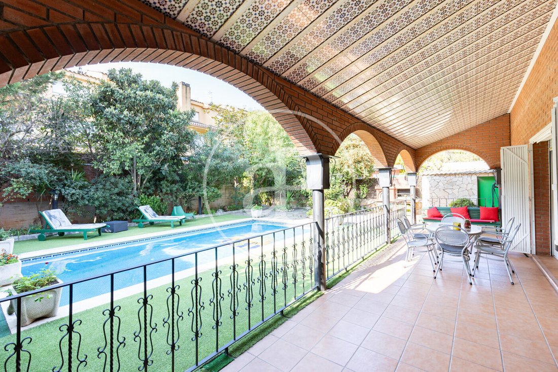 Villa a Cerdanyola del Vallès, Catalogna, Spagna 3 - 19143138