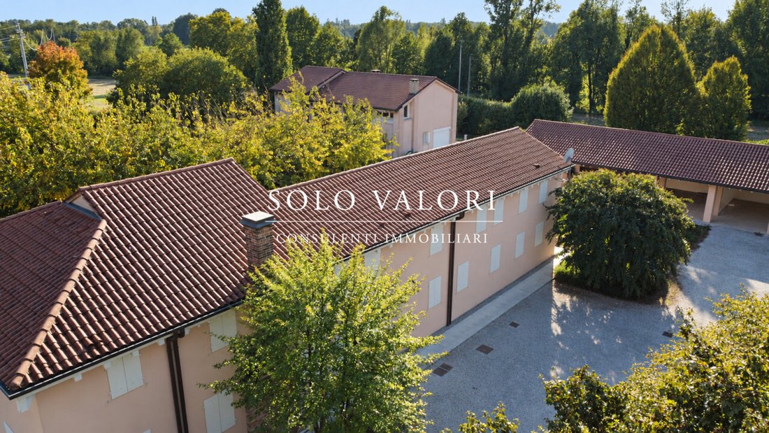 Villa in Resana, Veneto, Italy 4 - 19141753