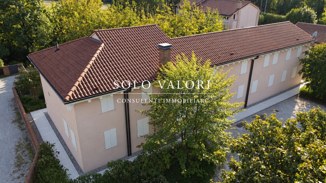 Villa in Resana, Veneto, Italy 2 - 19141753
