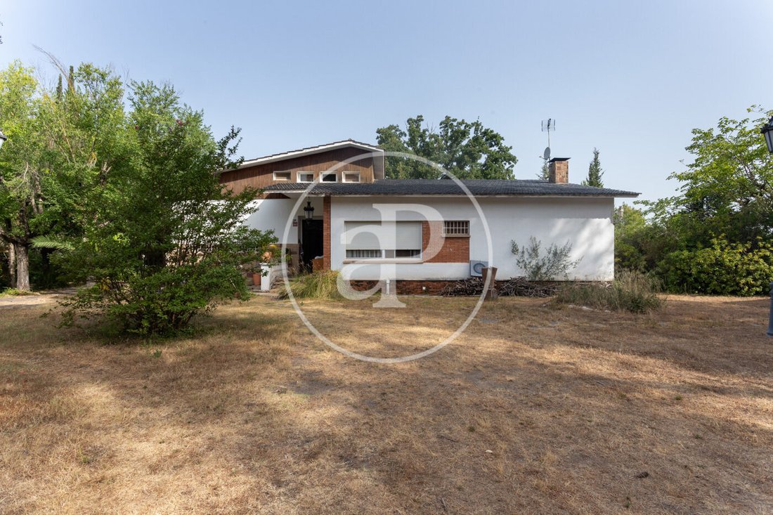 Villa in Sant Cugat del Valles, Catalonia, Spain 1 - 19143036