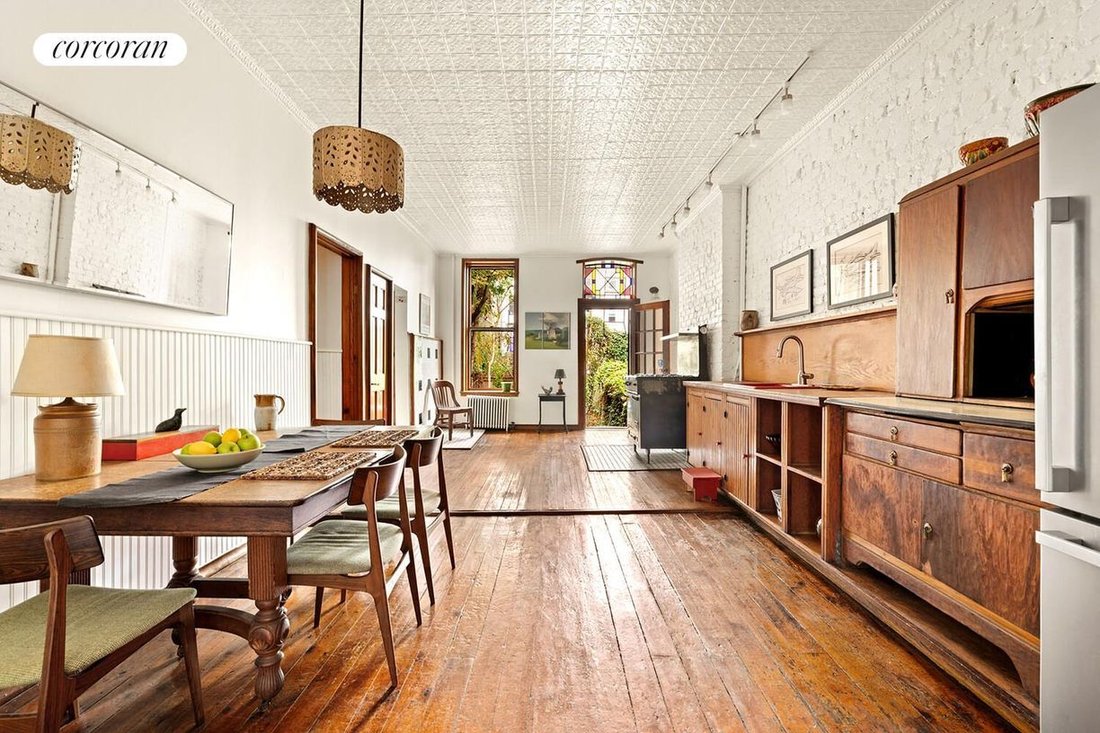 House in New York, New York, United States 2 - 19138768