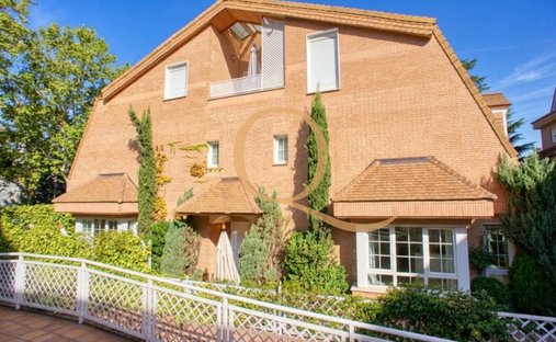 Townhouse in Hortaleza, Madrid, Spain 1