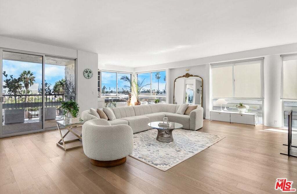Condo in Beverly Hills, California, United States 2 - 19140193