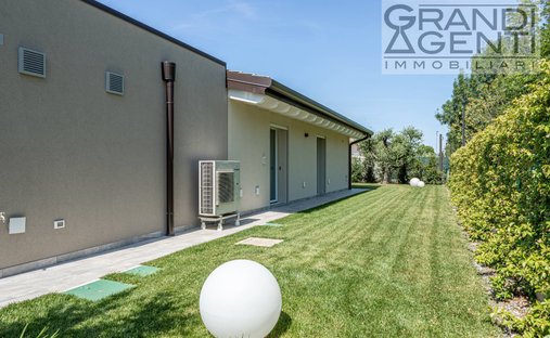 Villa en Ponti sul Mincio, Lombardía, Italia 1