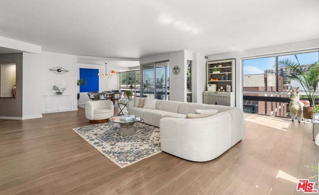 Condo in Beverly Hills, California, United States 3 - 19140193