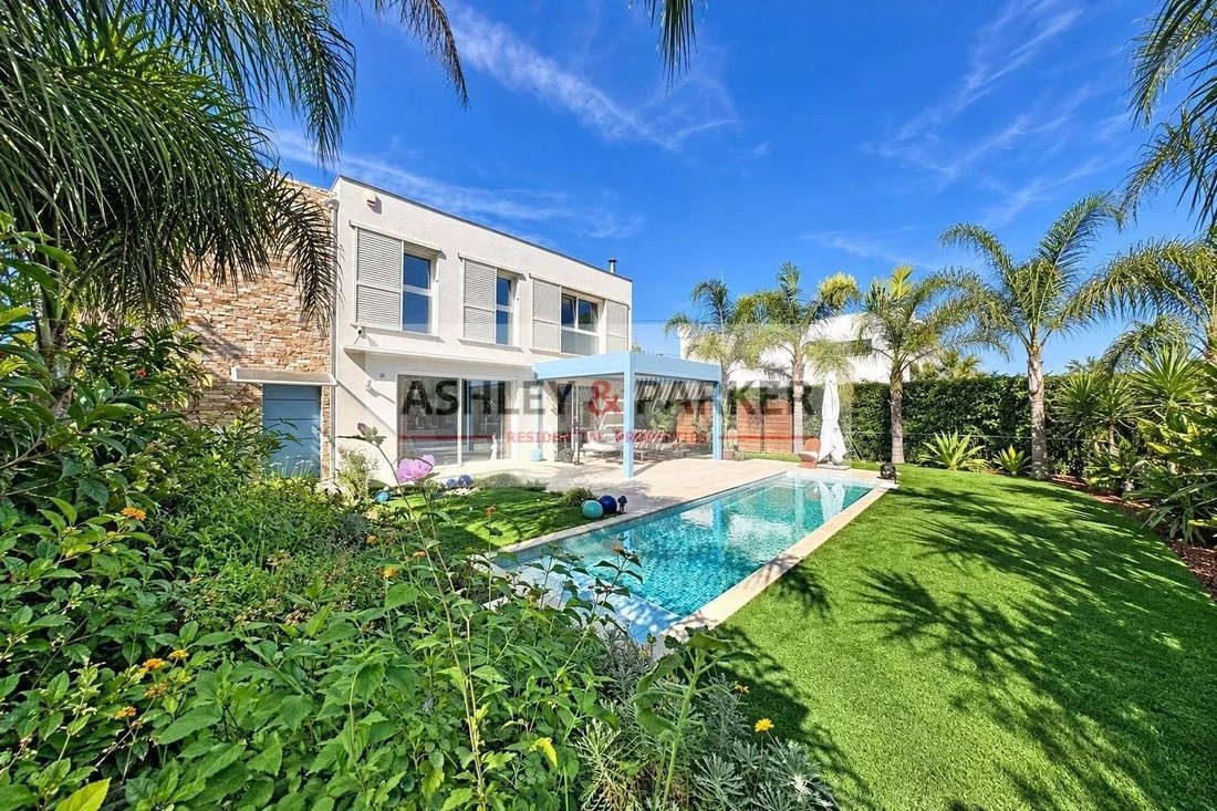 Villa in Fontmerle, Antibes, France 1 - 19140699