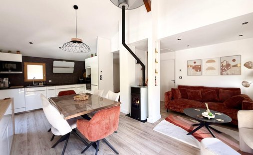 Haus in Sud, Thones, Frankreich 1