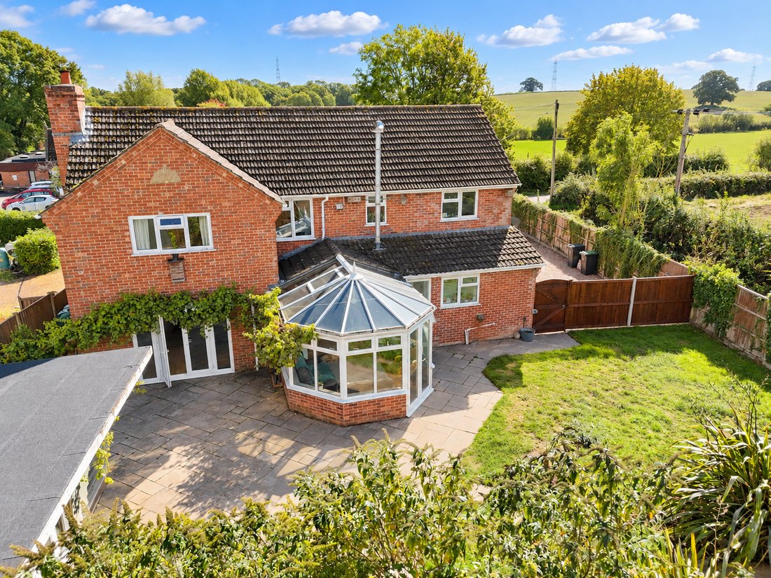 House in Wimborne Minster, England 3 - 19139825
