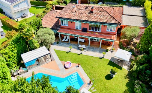 Villa in Caslano, Ticino, Switzerland 1