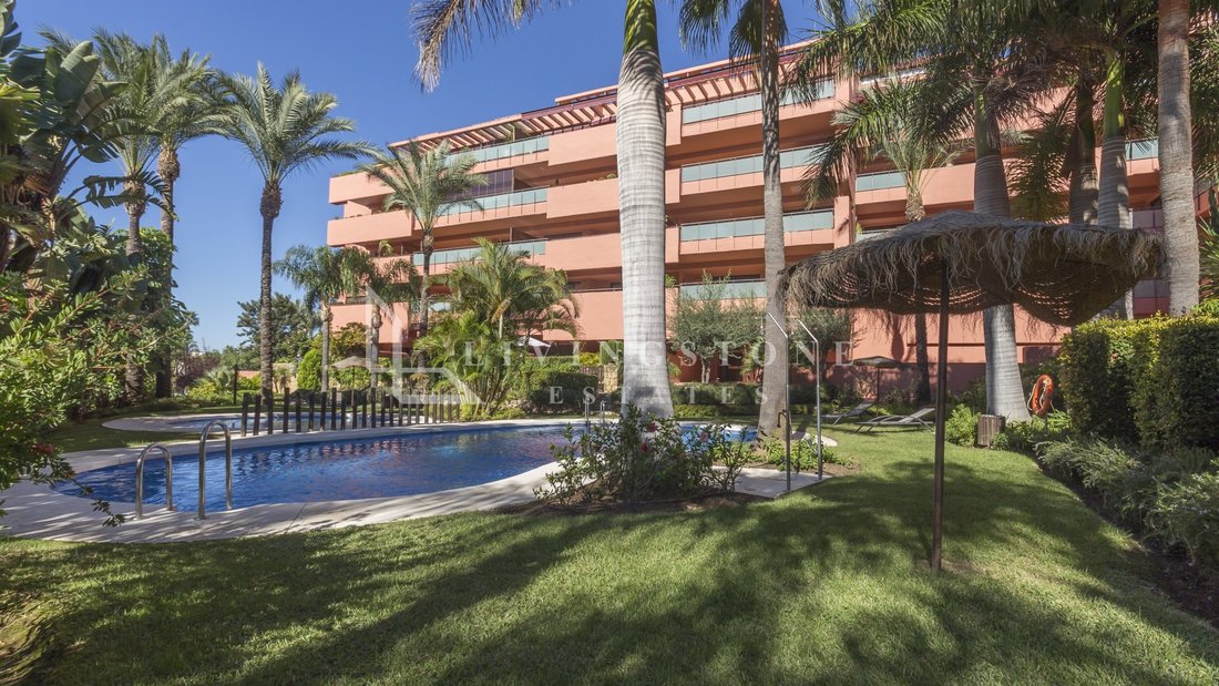 Appartamento a Estepona, Andalusia, Spagna 1 - 19140160