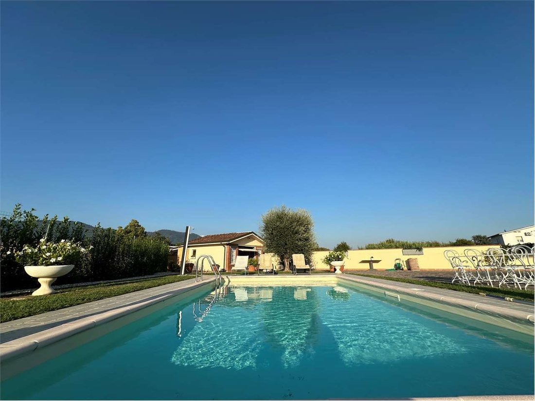 Villa in Centro, Capannori, Tuscany 3 - 19139748