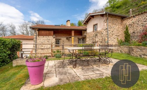Haus in Courzieu, Auvergne-Rhone-Alpen, Frankreich 1