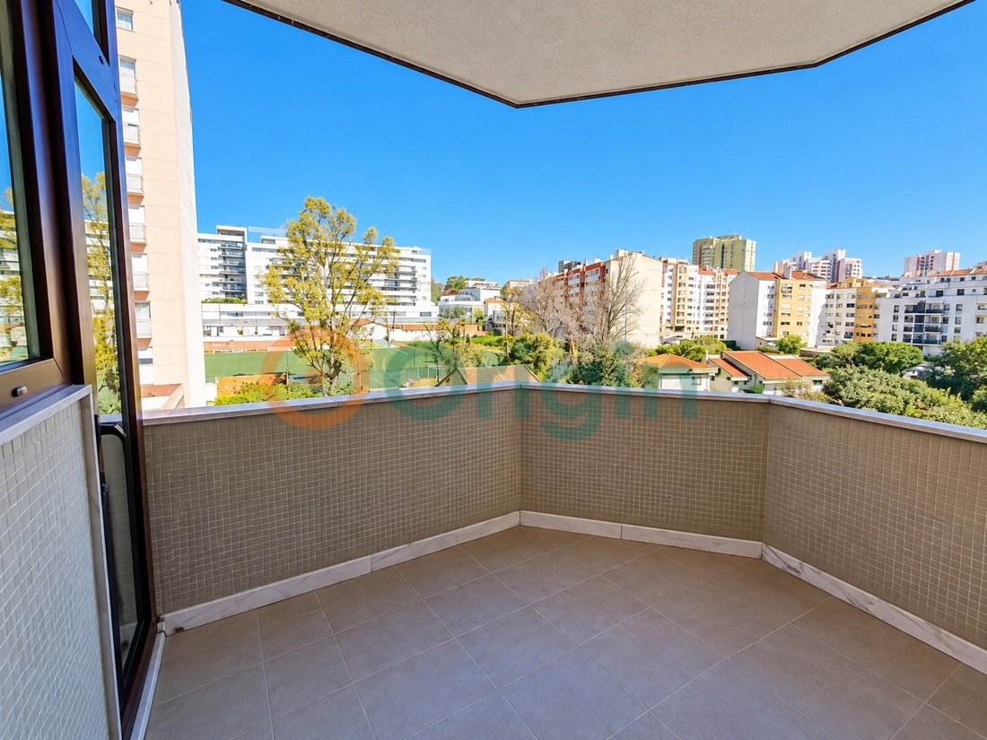 Apartment in Sao Domingos de Benfica, Lisbon, Portugal 1 - 19140987
