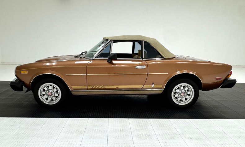 Cabriolet in Morgantown, United States 3 - 19142840