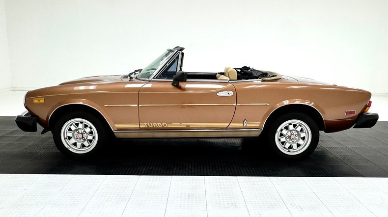 Cabriolet in Morgantown, United States 4 - 19142840
