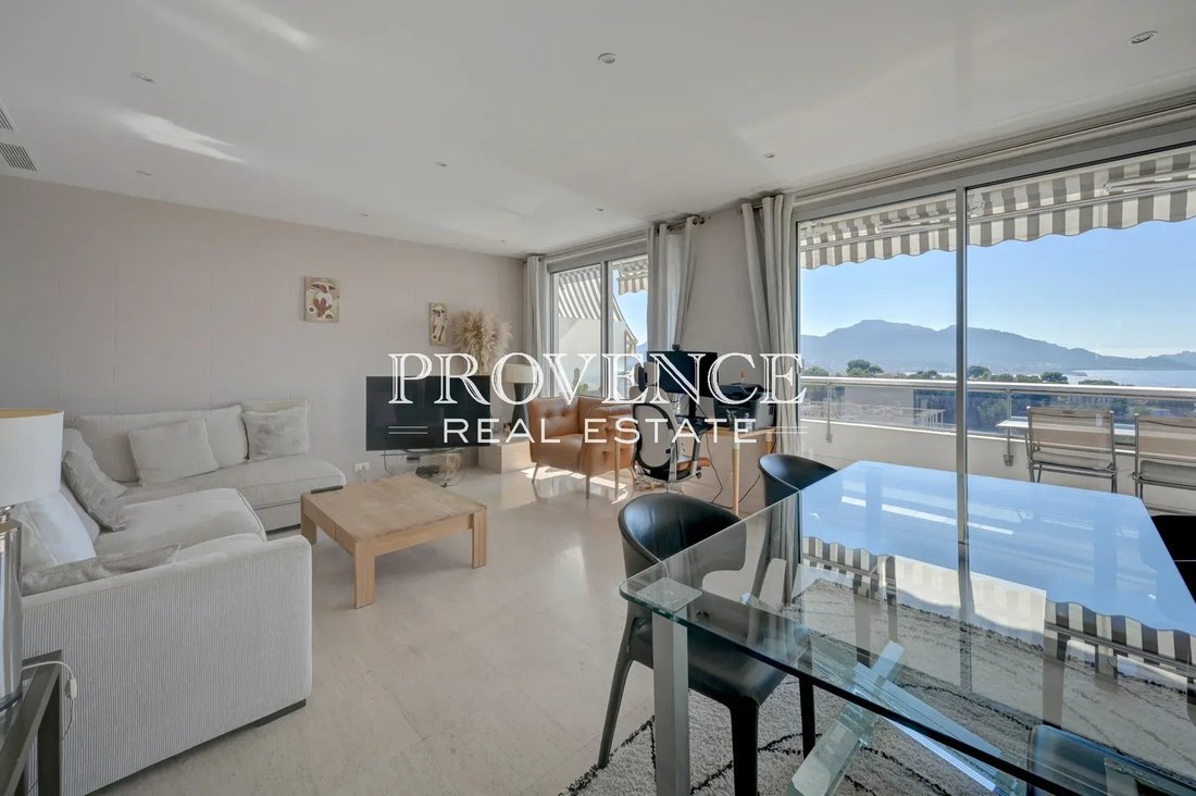 Apartment in Périer, 8e Arrondissement, Marseille 3 - 19140966