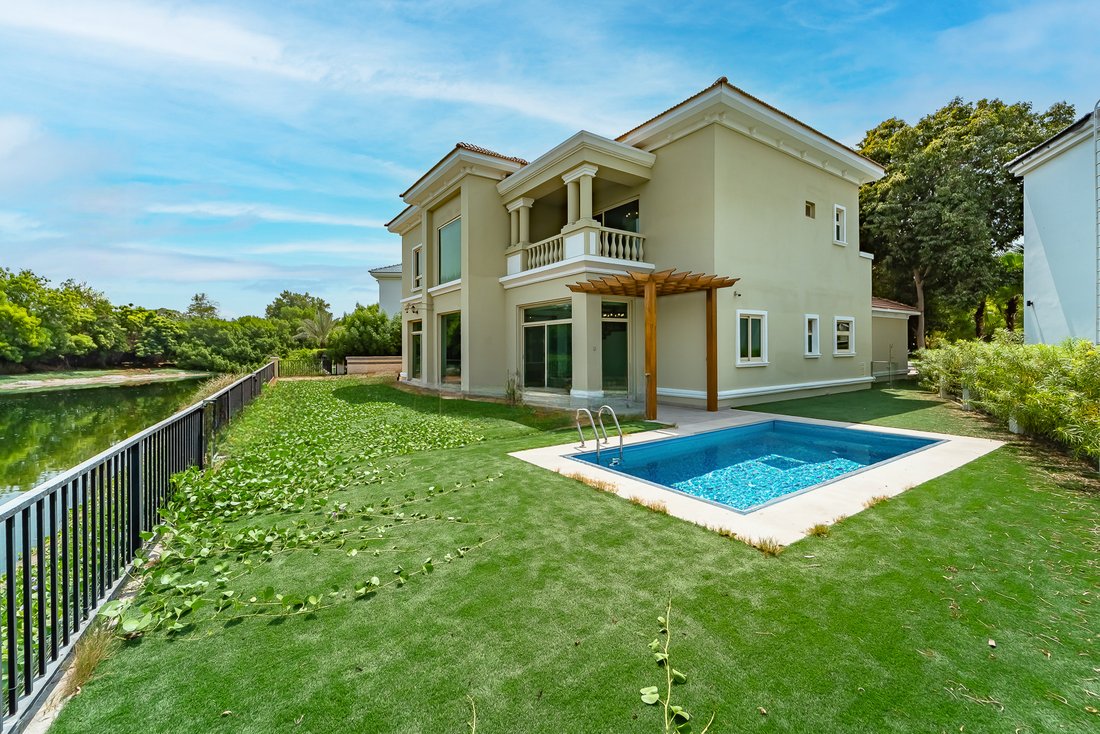 Villa in Jumeirah Islands / Juzur Jumeirah, Dubai, United Arab Emirates 2 - 19140399