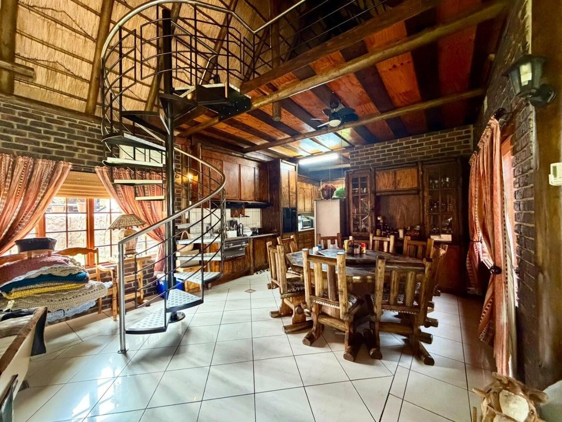 Farm Ranch in Rustenburg Ward 22, Nordwest, Südafrika 1 - 19139659