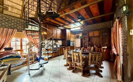 Farm Ranch in Rustenburg Ward 22, Nordwest, Südafrika 1
