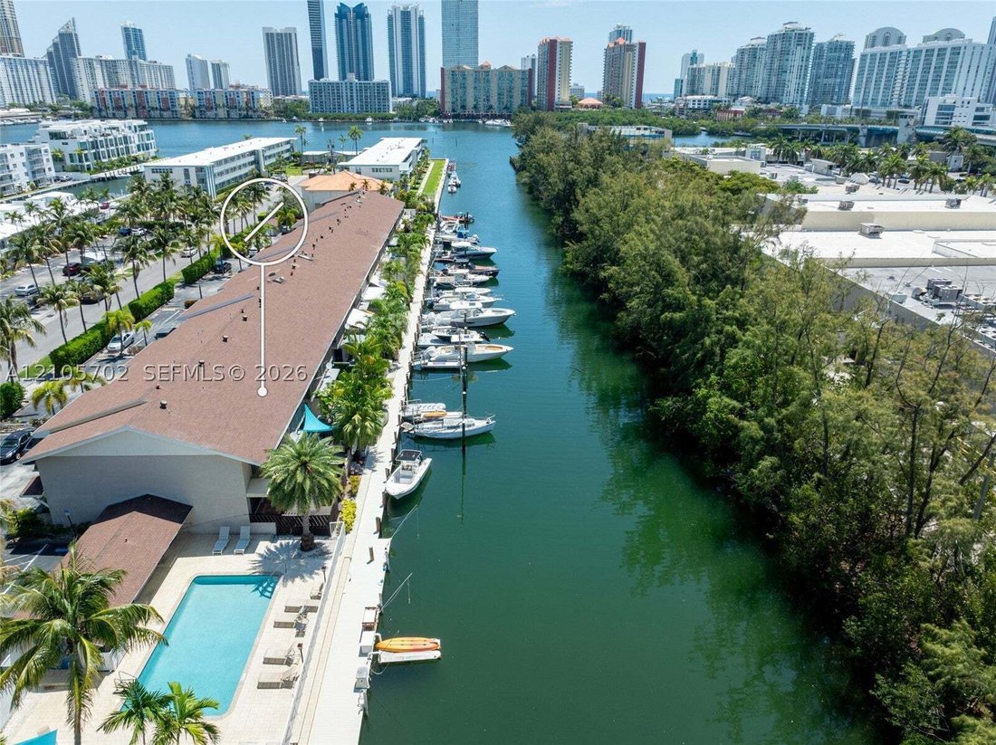 Townhouse en Golden Beach, Florida, Estados Unidos 1 - 19139324