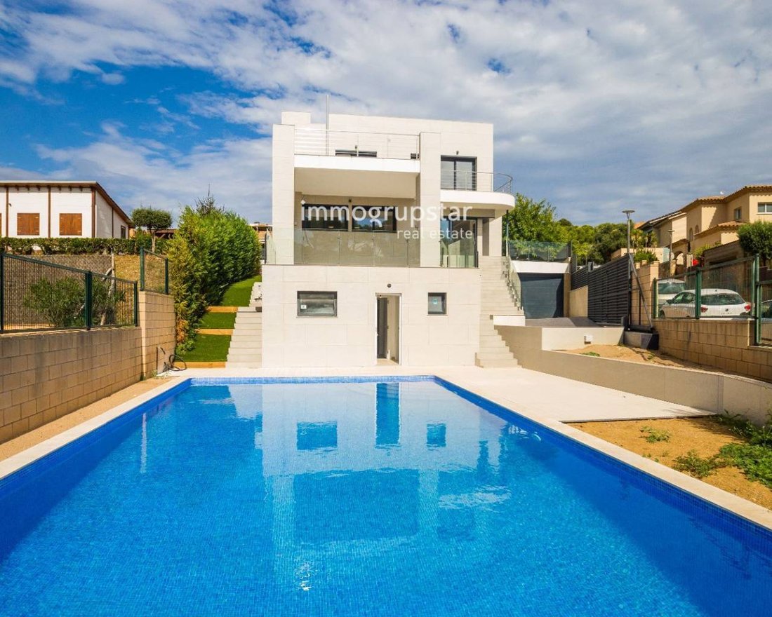 Chalet in Palamós, Katalonien, Spanien 1 - 19140904