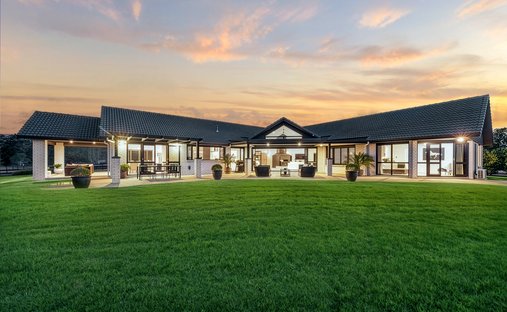 House in Waimauku, Auckland, New Zealand 1