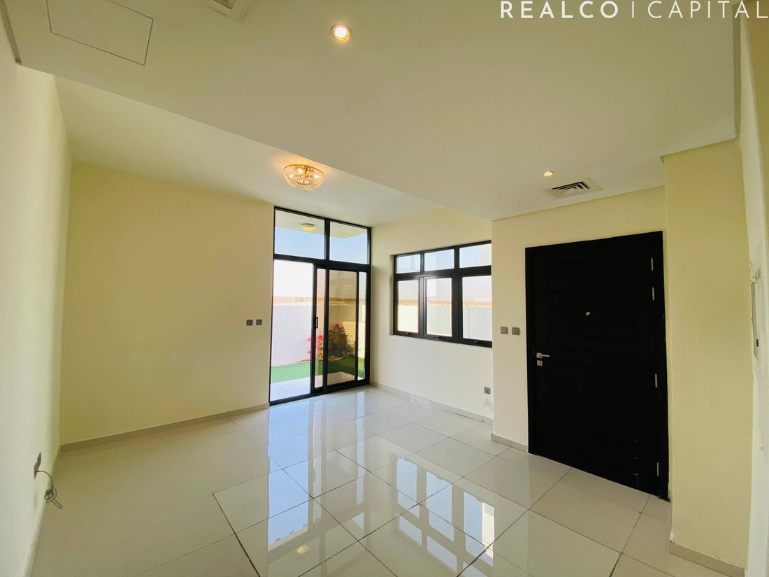 Townhouse in Damac Hills 2, Dubai, United Arab Emirates 3 - 19142955
