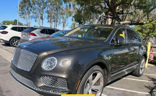 2018 Bentley Bentayga W12 Signature Sedan 4D in Costa mesa, CA, United States 1