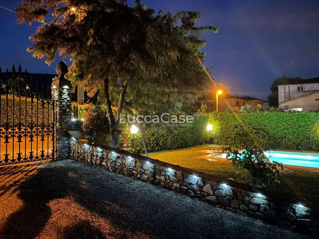 Villa in Capannori, Tuscany, Italy 2 - 19139468