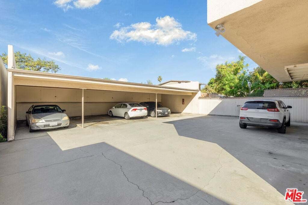 Inglewood, California, United States 4 - 19140206