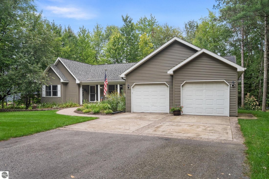 Maison à Central Lake, Michigan, États-Unis 3 - 19139681