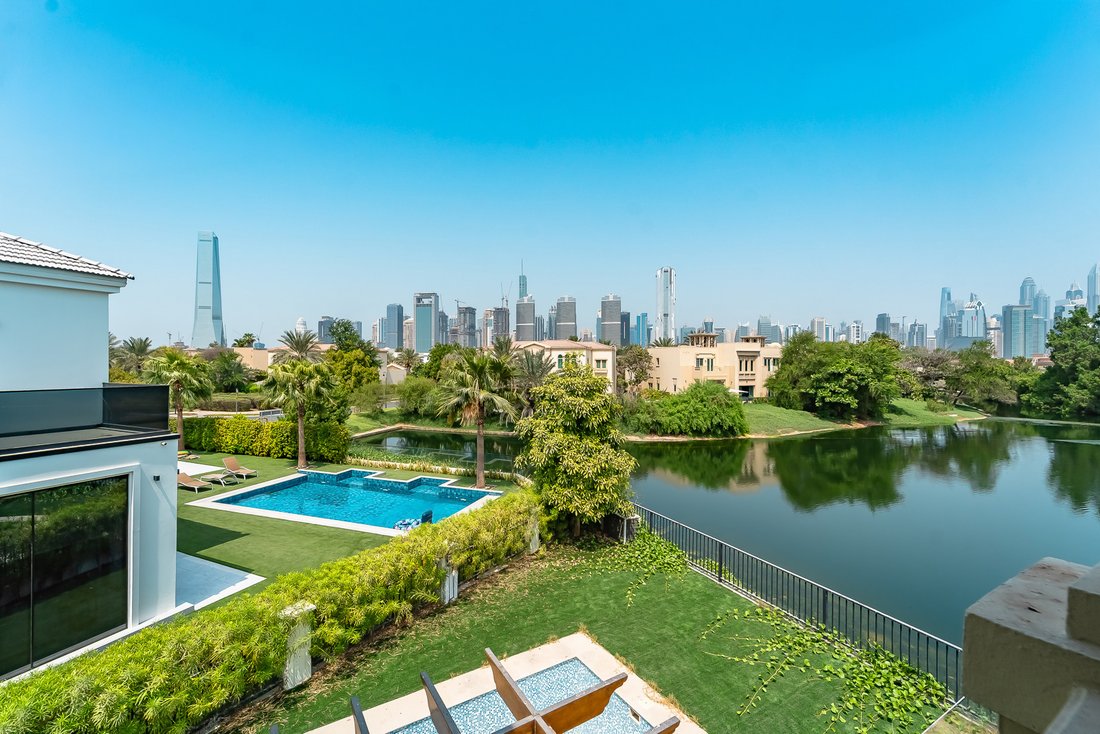 Villa in Jumeirah Islands / Juzur Jumeirah, Dubai, United Arab Emirates 1 - 19140399