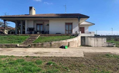 Maison à Caldiero, Vénétie, Italie 1