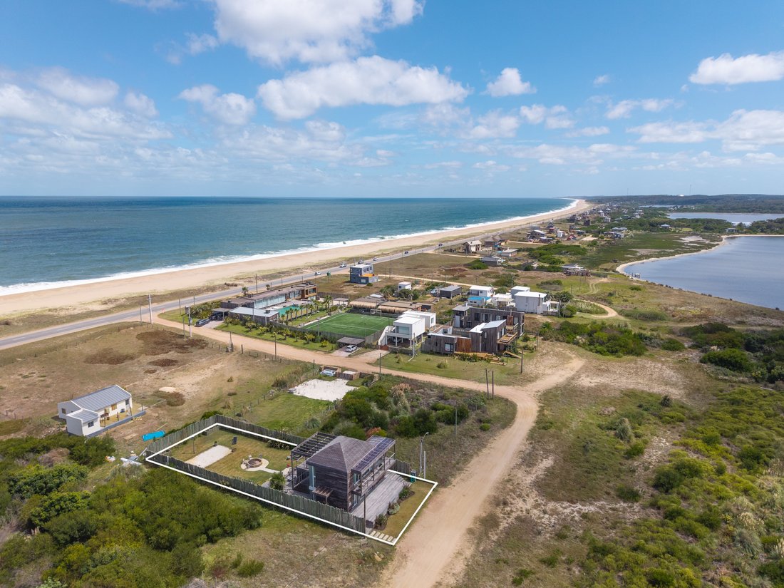 Santa Mónica, Maldonado Department, Uruguay 2 - 19139325