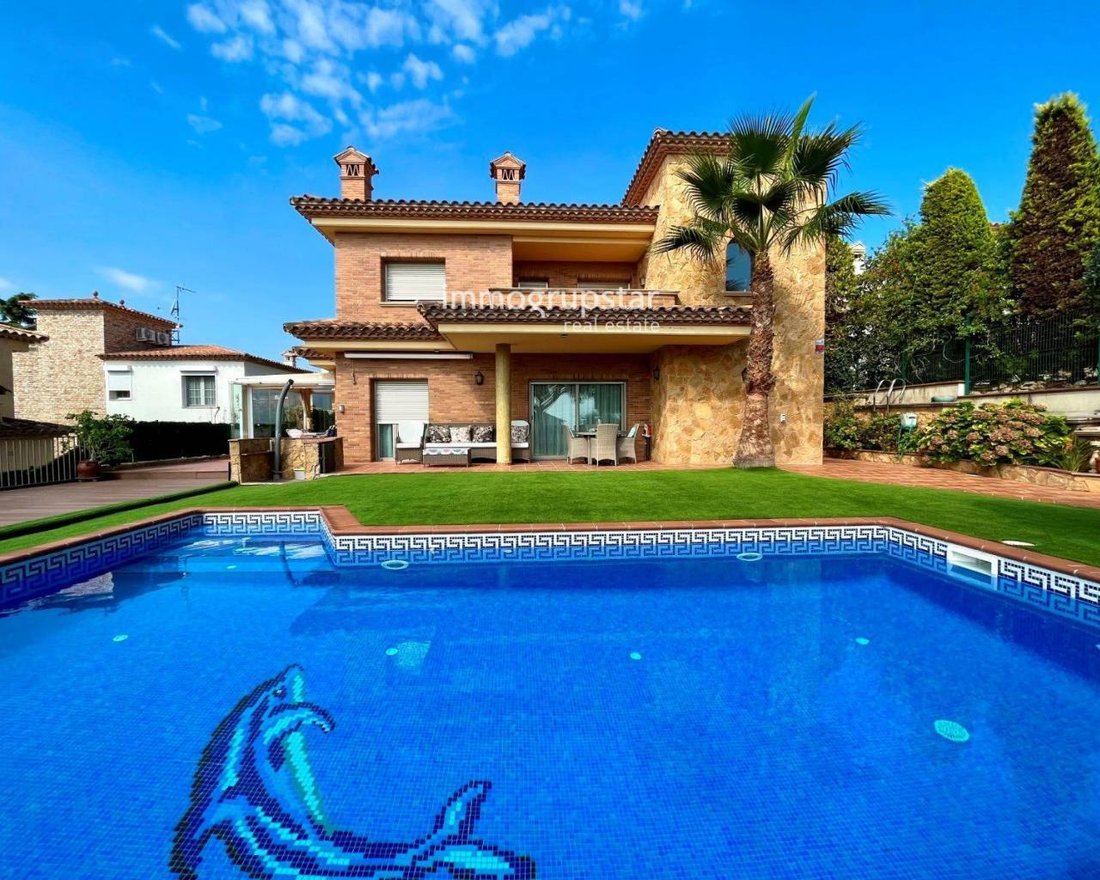 Chalet à Platja d'Aro, Catalogne, Espagne 1 - 19141366