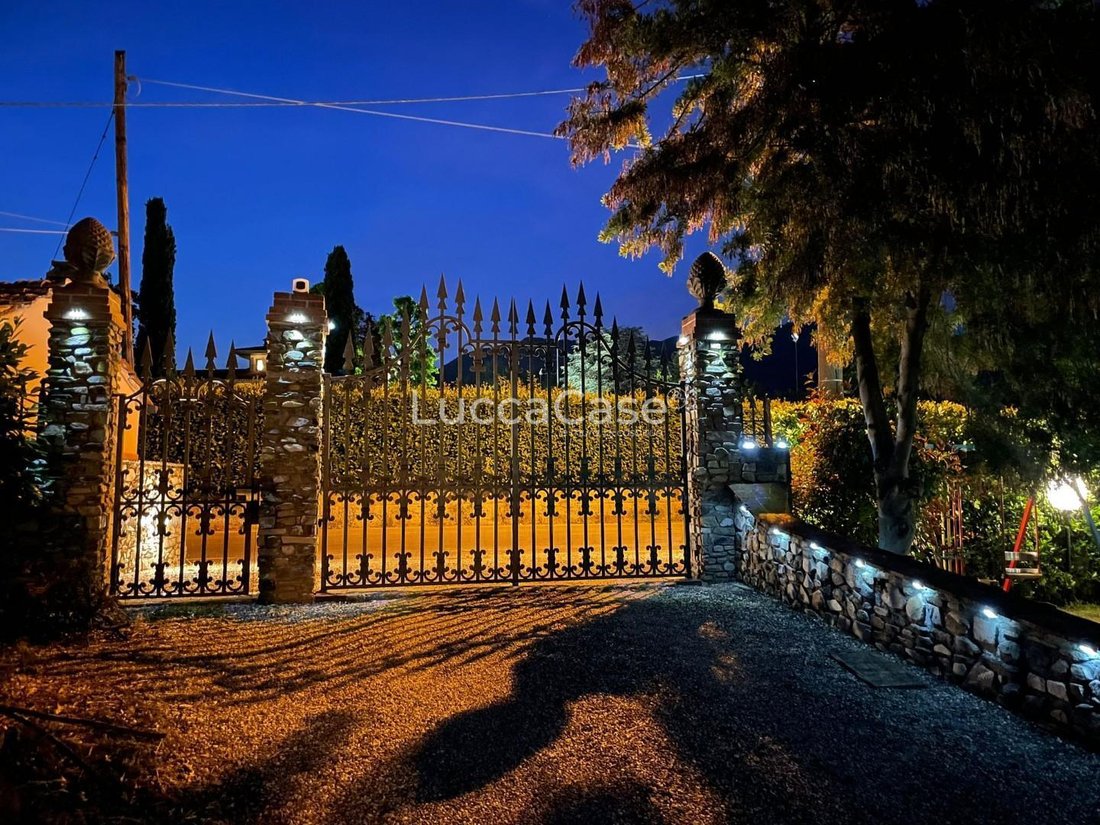 Villa in Capannori, Tuscany, Italy 3 - 19139468