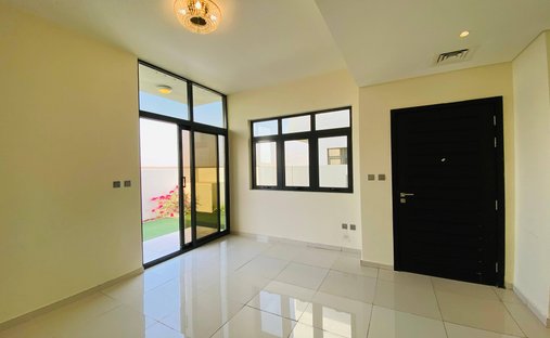 Townhouse in Damac Hills 2, Dubai, United Arab Emirates 1