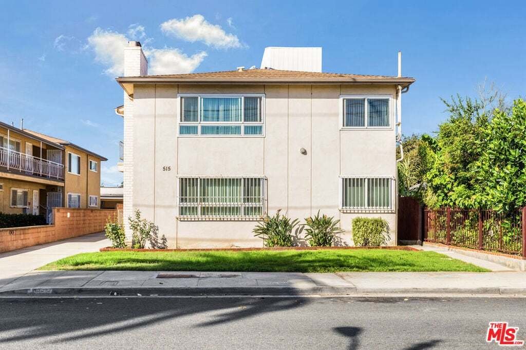 Inglewood, California, United States 1 - 19140206
