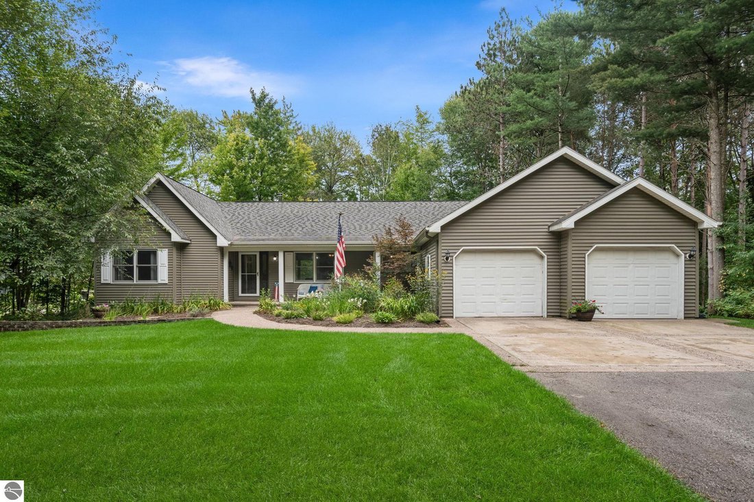 Maison à Central Lake, Michigan, États-Unis 2 - 19139681