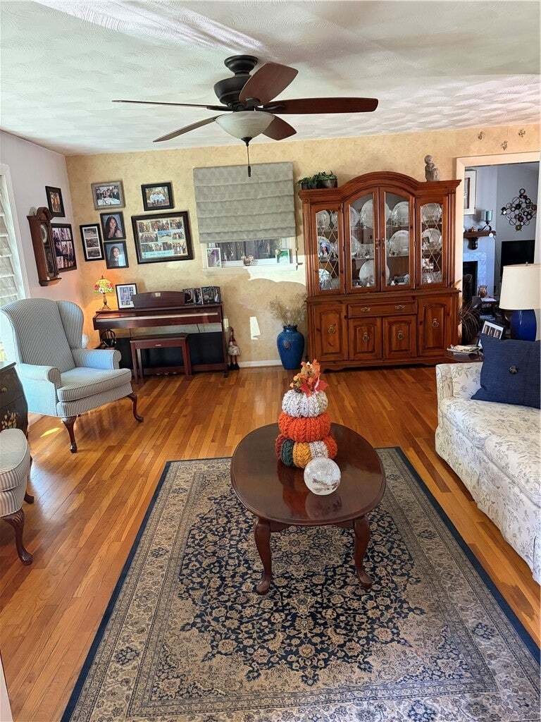 House in Johnston, Rhode Island, United States 2 - 19139383