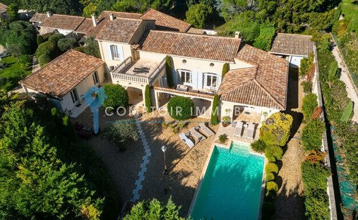 Schloss in Saint-Remy-de-Provence, Provence-Alpes-Côte d'Azur, Frankreich 1