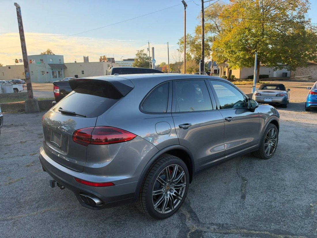 Suv in Lafayette, IN, United States 5 - 19141389