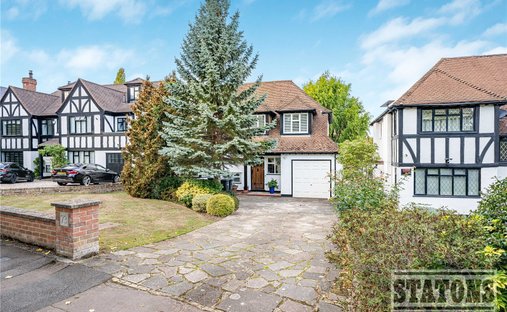 House in Northaw, England 1