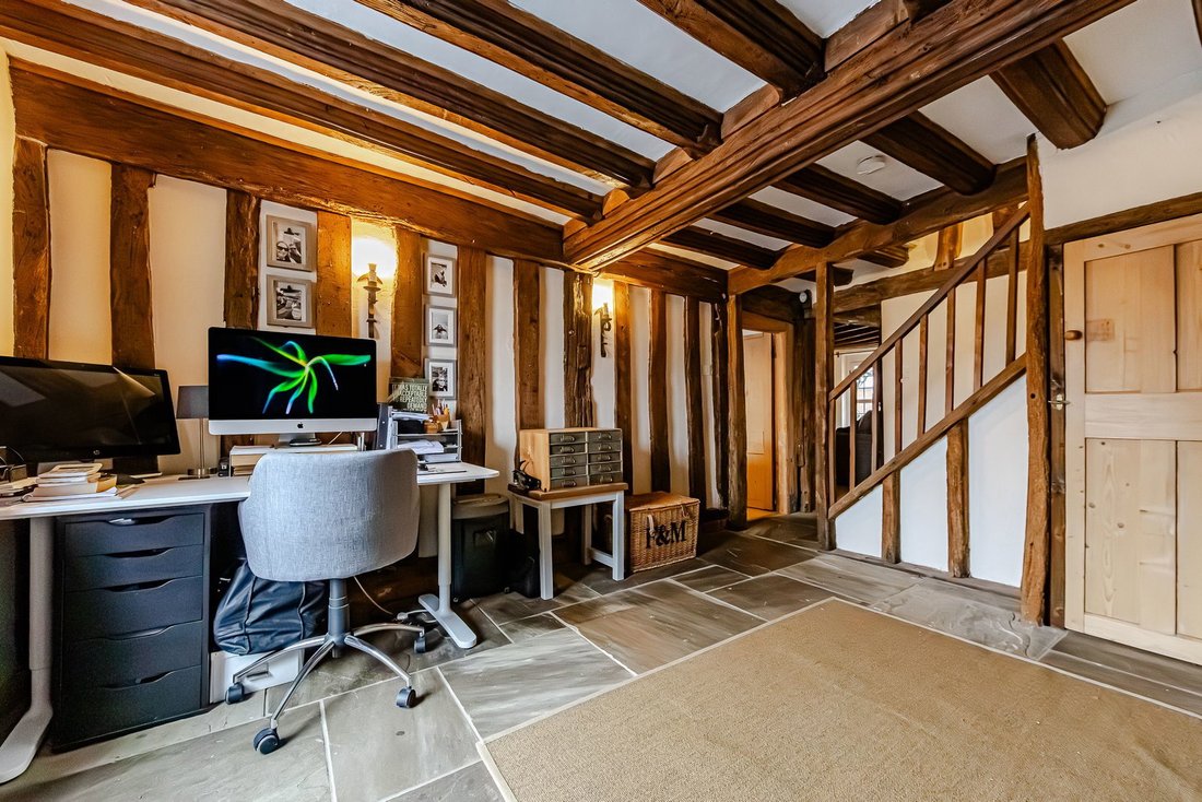 House in Stock, England 5 - 15130101