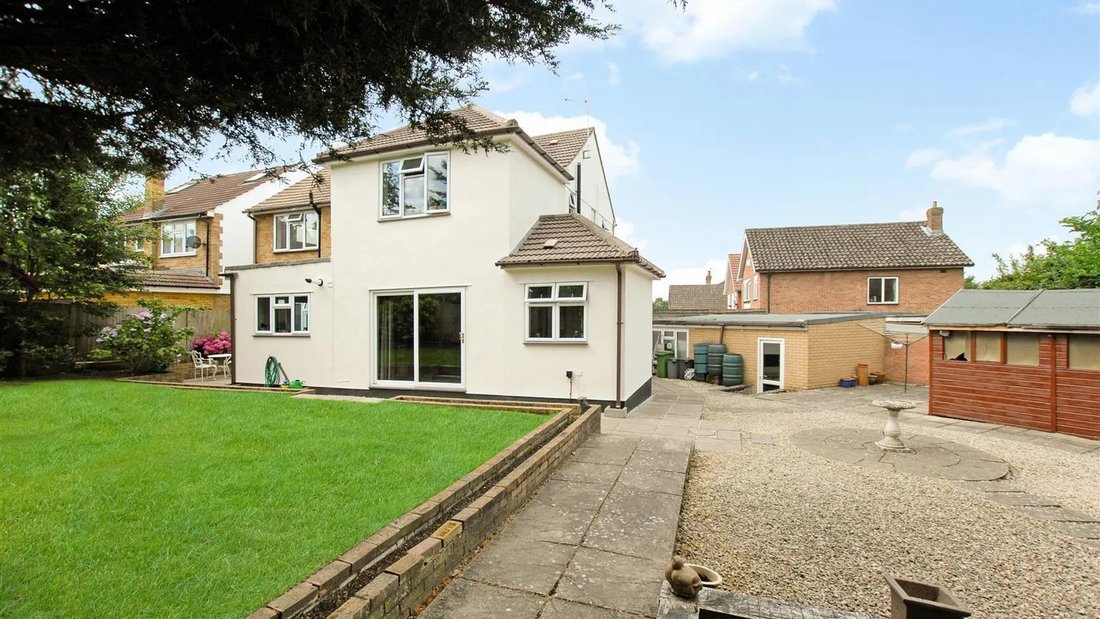 House in Willowbank, Hillingdon, England 2 - 19139684