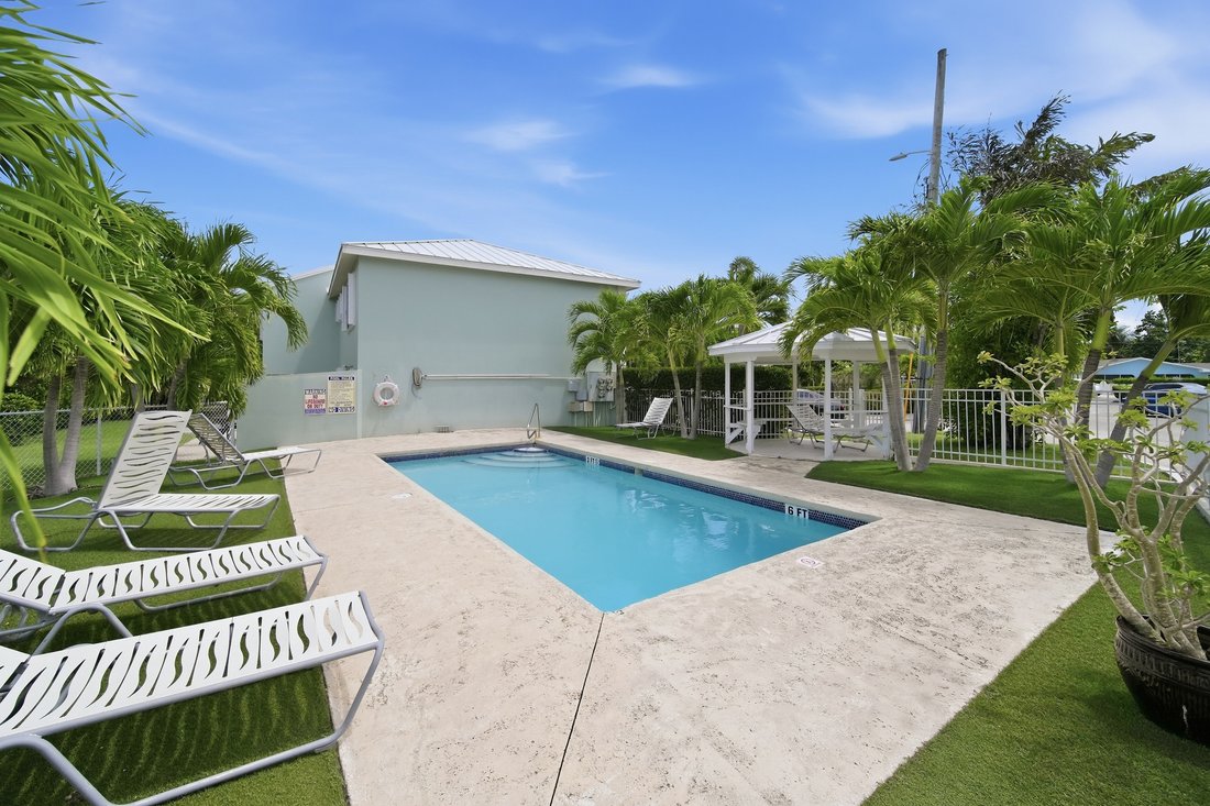Townhouse in George Town, George Town, Cayman Islands 3 - 19135969