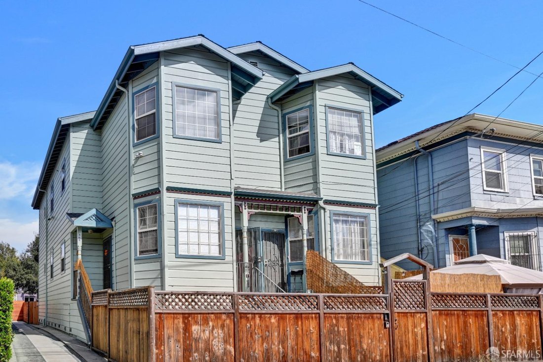 Oakland, California, United States 1 - 19142439