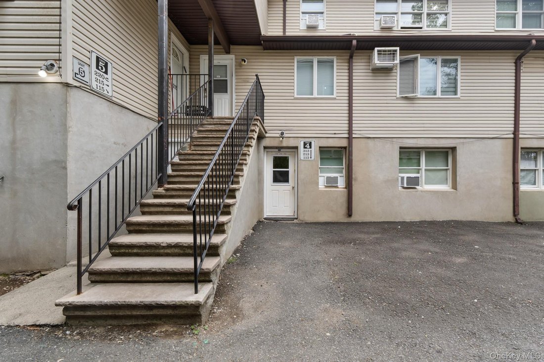 Condo in Airmont, New York, United States 4 - 19140051