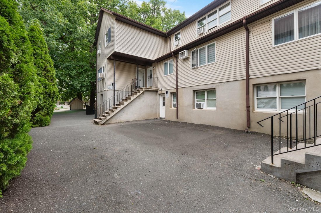 Condo in Airmont, New York, United States 2 - 19140051