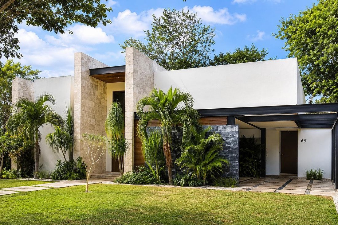 House in Yucatán Country Club, Yucatan, Mexico 2 - 19140791